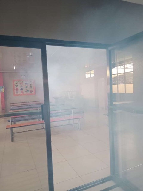 Nebulización del comedor de una escuela